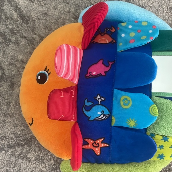 Melissa and Doug Flip Fish Soft Baby Toy - Picture 2 of 6